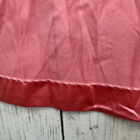 VTG 60’s Miss Elaine Coral Lace Trim Long Robe Nightgown Size Petite USA - Picture 10 of 16